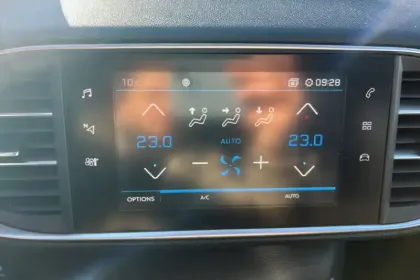 Photo 74 Peugeot 308  PureTech 130ch S&S EAT8