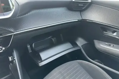 Photo 20 Peugeot 208  BlueHDi 100ch S&S BVM5