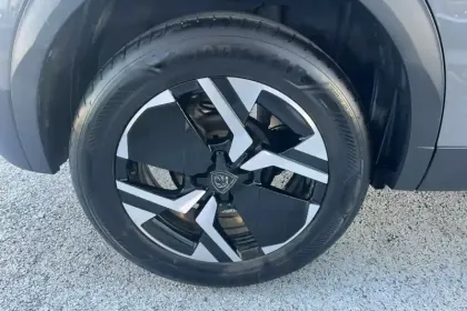 Photo 10 Peugeot 2008  PureTech 130 S&S EAT8