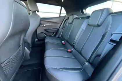 Photo 14 Peugeot 2008  PureTech 130 S&S EAT8