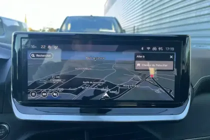 Photo 17 Peugeot 2008  PureTech 130 S&S EAT8