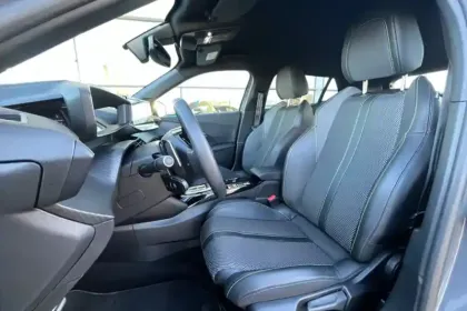 Photo 13 Peugeot 2008  PureTech 130 S&S EAT8