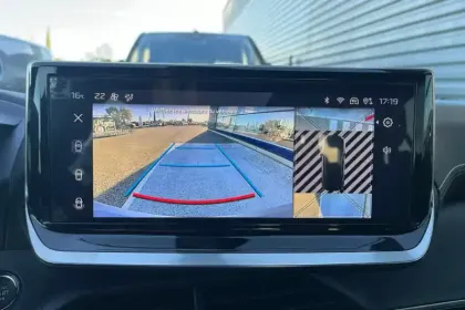 Photo 18 Peugeot 2008  PureTech 130 S&S EAT8