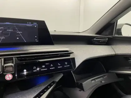 Photo 27 Peugeot 3008  Hybrid 145 e-DCS6