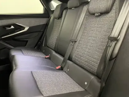 Photo 46 Peugeot 3008  Hybrid 145 e-DCS6