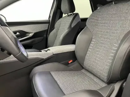Photo 45 Peugeot 3008  Hybrid 145 e-DCS6
