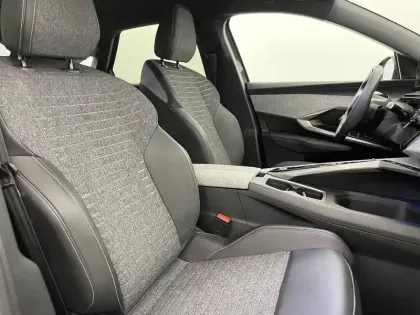 Photo 58 Peugeot 3008  Hybrid 145 e-DCS6
