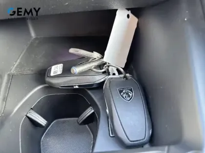 Photo 31 Peugeot 308  PureTech 130ch S&S BVM6