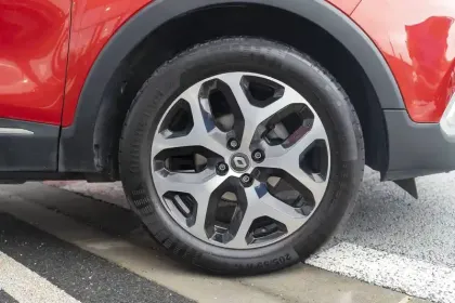 Photo 9 Renault Captur  TCe 90 - 19