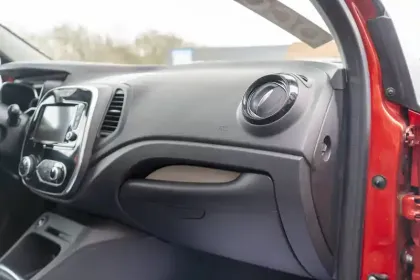 Photo 35 Renault Captur  TCe 90 - 19