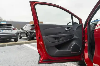 Photo 25 Renault Captur  TCe 90 - 19