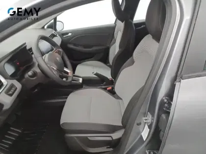 Photo 8 Renault Clio  E-Tech full hybrid 145 ch GSR2