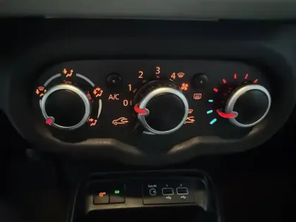 Photo 19 Renault Twingo  III TCe 95