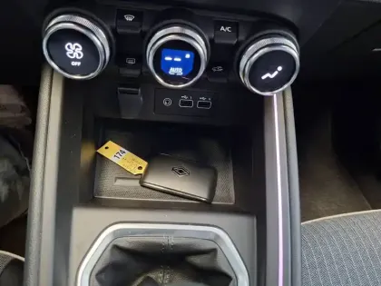 Photo 75 Renault Clio Gén. V (BJA) Ph2 Techno 5