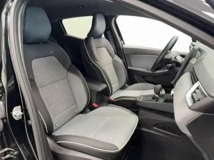 Photo 8 Renault Clio  E-Tech full hybrid 145 ch GSR2