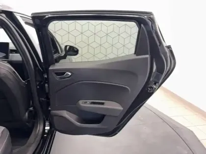 Photo 16 Renault Clio  E-Tech full hybrid 145 ch GSR2