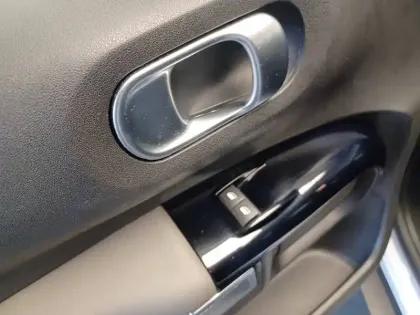 Photo 11 Citroën C4  Cactus PureTech 110 S&S EAT6