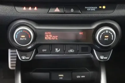 Photo 23 Kia Stonic  1.0 T-GDi 120 ch MHEV DCT7