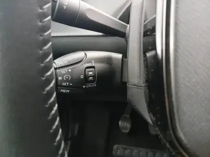 Photo 57 Peugeot 208  PureTech 100 S&S BVM6