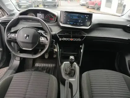 Photo 31 Peugeot 208  PureTech 100 S&S BVM6