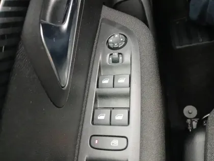 Photo 59 Peugeot 208  PureTech 100 S&S BVM6