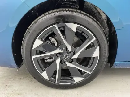 Photo 48 Peugeot 308  Hybrid 145 e-DCS6