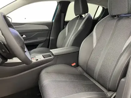 Photo 13 Peugeot 308  Hybrid 136 e-DCS6