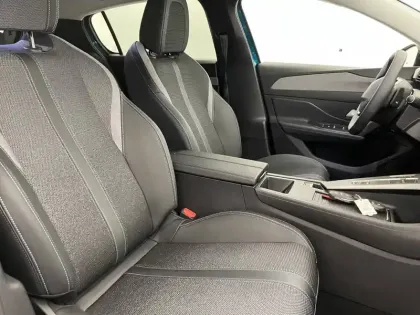 Photo 90 Peugeot 308  Hybrid 145 e-DCS6