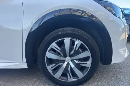 Photo 13 Peugeot 208  Electrique 50 kWh 136ch