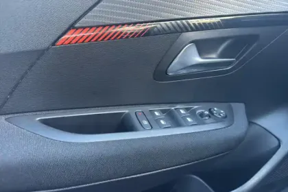 Photo 21 Peugeot 208  Electrique 50 kWh 136ch