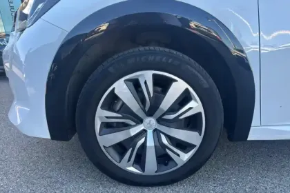 Photo 12 Peugeot 208  Electrique 50 kWh 136ch