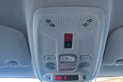 Photo 23 Peugeot 208  Electrique 50 kWh 136ch