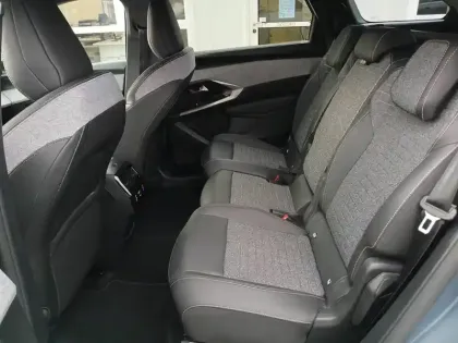 Photo 29 Peugeot 5008  Hybrid 136 e-DCS6