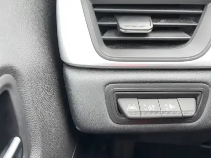 Photo 90 Renault Captur  E-Tech hybride 145