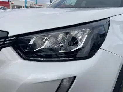 Photo 9 Peugeot 2008  BlueHDi 130 S&S EAT8