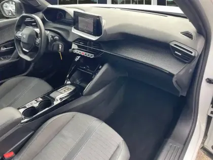 Photo 16 Peugeot 2008  BlueHDi 130 S&S EAT8