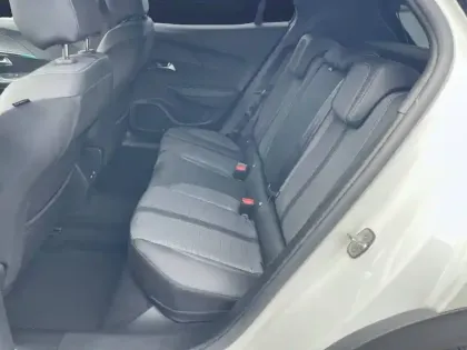 Photo 14 Peugeot 2008  BlueHDi 130 S&S EAT8