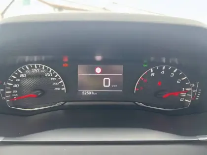 Photo 55 Peugeot 208  PureTech 100 S&S BVM6