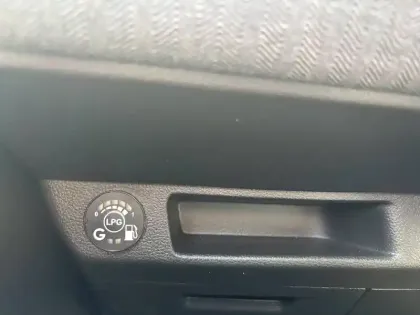 Photo 27 Renault Clio  Eco-G 100 ch GSR2