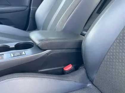 Photo 74 Peugeot 2008  PureTech 100 S&S BVM6