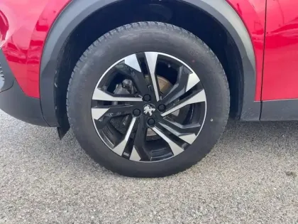 Photo 64 Peugeot 2008  PureTech 100 S&S BVM6