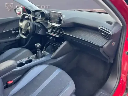 Photo 44 Peugeot 2008  PureTech 100 S&S BVM6