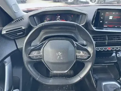 Photo 67 Peugeot 2008  PureTech 100 S&S BVM6