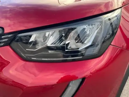 Photo 65 Peugeot 2008  PureTech 100 S&S BVM6