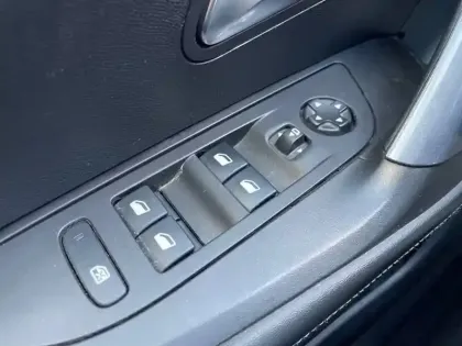 Photo 82 Peugeot 2008  PureTech 100 S&S BVM6