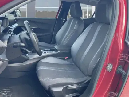 Photo 41 Peugeot 2008  PureTech 100 S&S BVM6