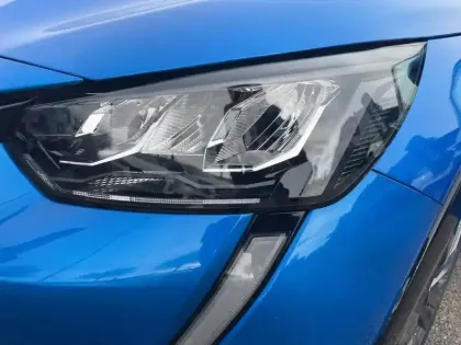 Photo 10 Peugeot 208  Electrique 50 kWh 136ch