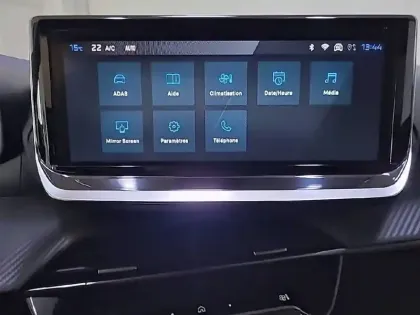 Photo 85 Peugeot 208  Hybrid 100 e-DCS6