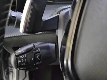 Photo 88 Peugeot 208  Hybrid 100 e-DCS6