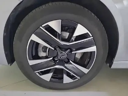 Photo 74 Peugeot 208  Hybrid 100 e-DCS6